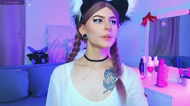 Emily  Mooree online show from 27, 1, 2025