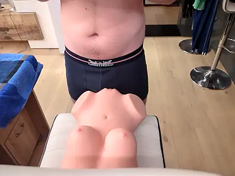 Snapshot of MacPlesure chatting on 15, 1, 2025 MacPlesure online show from 15, 1, 2025