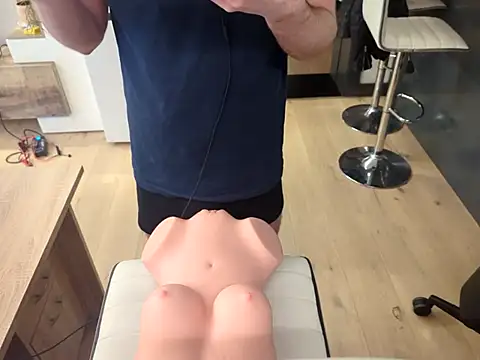 Snapshot of MacPlesure chatting on 20, 1, 2025 MacPlesure online show from 20, 1, 2025