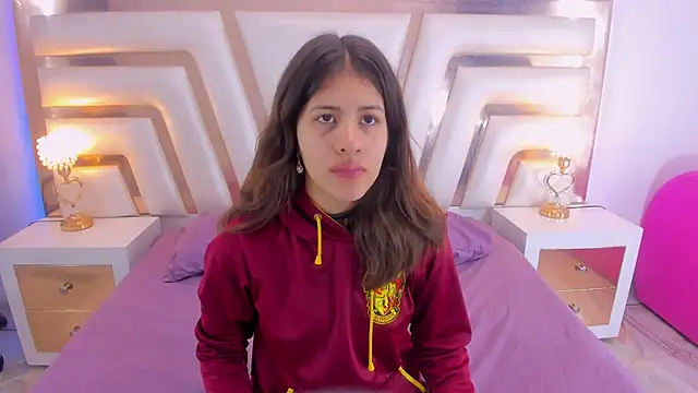 Snapshot of MiaQueen021 chatting on 15, 3, 2025 MiaQueen021 online show from 15, 3, 2025