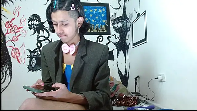 boysLittle online show from 7, 10, 2025