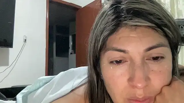 LunaBeya online show from 28, 11, 2025