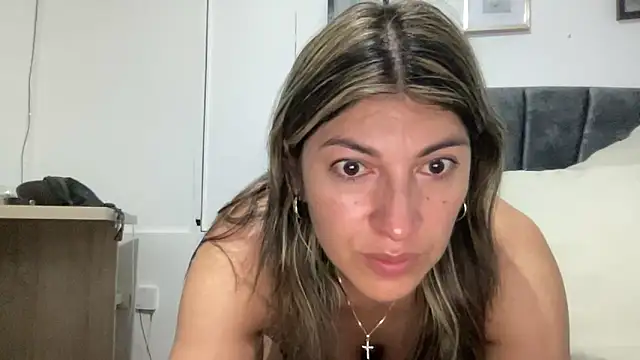 LunaBeya online show from 3, 3, 2026