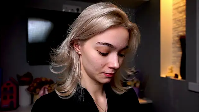 ileanacampbe online show from 17, 1, 2025