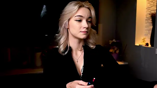 ileanacampbe online show from 28, 1, 2025