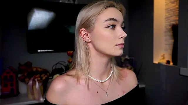 ileanacampbe online show from 1, 2, 2025