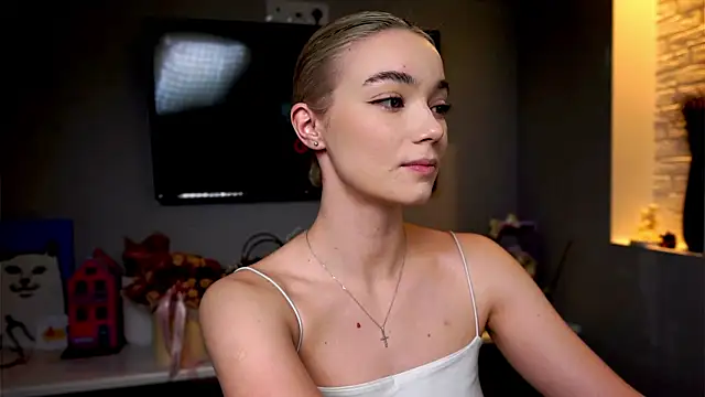 ileanacampbe online show from 3, 2, 2025