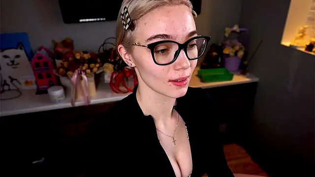 ileanacampbe online show from 26, 2, 2025