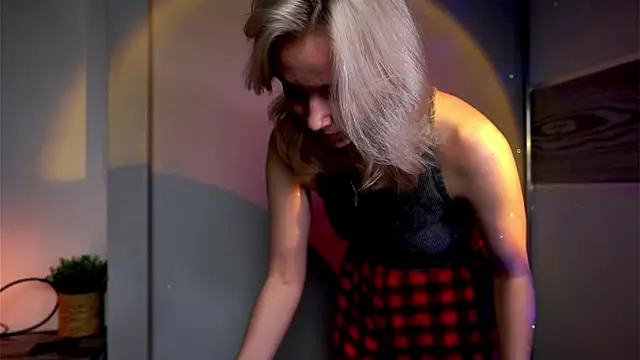 ileanacampbe online show from 12, 3, 2025