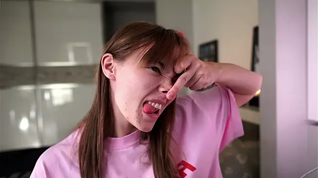 ileanacampbe online show from 9, 9, 2025