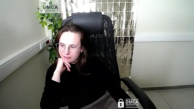 Snapshot of your_paradise_01 chatting on 9, 1, 2025 your paradise 01 online show from 9, 1, 2025