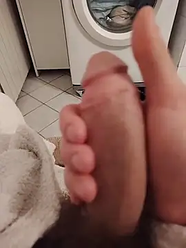 Snapshot of StirringOomph chatting on 4, 2, 2026 StirringOomph online show from 4, 2, 2026