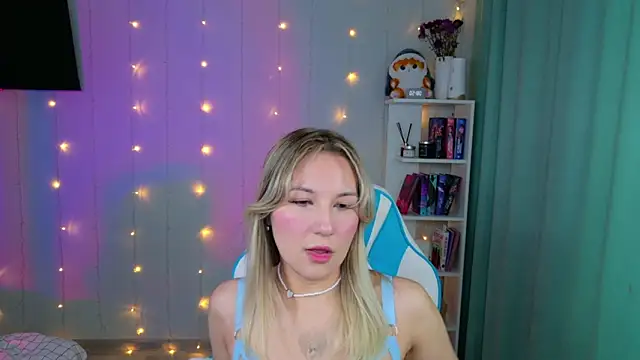 Snapshot of Mercedes_Robinson chatting on 19, 11, 2025 Mercedes Robinson online show from 19, 11, 2025