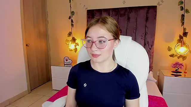 Snapshot of Dahlia_Rousse chatting on 19, 9, 2025 Dahlia Rousse online show from 19, 9, 2025