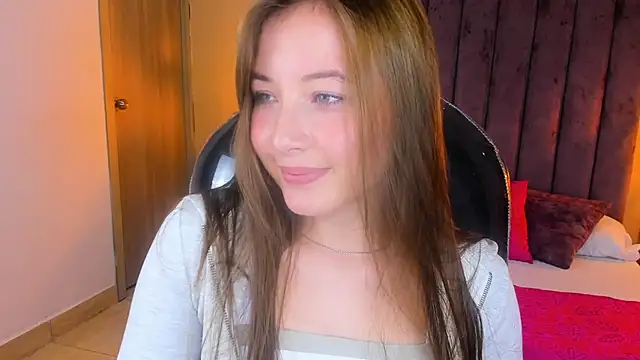 Snapshot of Dahlia_Rousse chatting on 18, 11, 2025 Dahlia Rousse online show from 18, 11, 2025