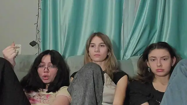 Snapshot of honey_love_honeyy chatting on 11, 1, 2025 honey love honeyy online show from 11, 1, 2025