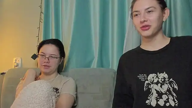 Snapshot of honey_love_honeyy chatting on 18, 1, 2025 honey love honeyy online show from 18, 1, 2025