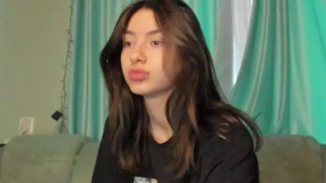 Snapshot of honey_love_honeyy chatting on 21, 1, 2025 honey love honeyy online show from 21, 1, 2025