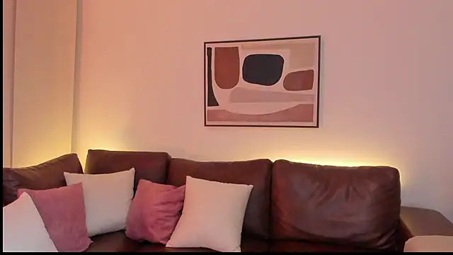 Snapshot of NoaLuxury chatting on 10, 11, 2025 NoaLuxury online show from 10, 11, 2025