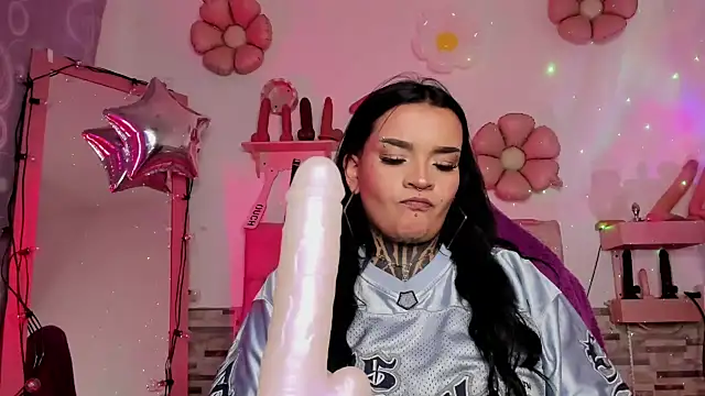 Snapshot of amyswallow7 chatting on 25, 10, 2025 amyswallow7 online show from 25, 10, 2025