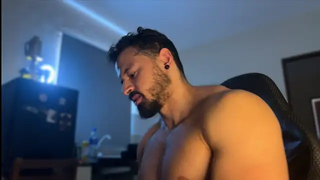 Snapshot of Lucasfit24 chatting on 3, 11, 2025 Lucasfit24 online show from 3, 11, 2025