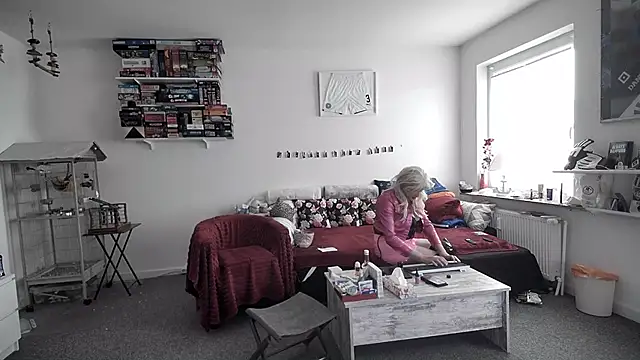 Snapshot of CDHannahSub chatting on 25, 6, 2026 CDHannahSub online show from 25, 6, 2026