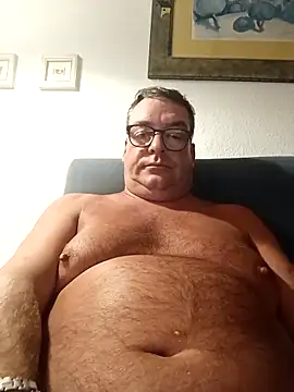 Snapshot of MountJohnXL chatting on 4, 3, 2025 MountJohnXL online show from 4, 3, 2025