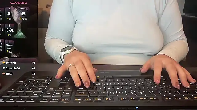 Snapshot of Teasingsarah chatting on 2, 11, 2025 Teasingsarah online show from 2, 11, 2025