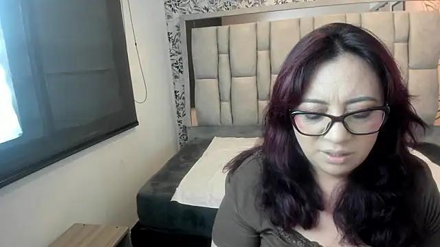 Victoria Adamns online show from 2, 12, 2025