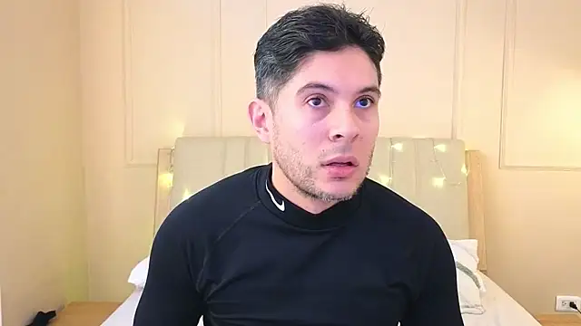 Snapshot of mr_danni chatting on 17, 12, 2025 mr danni online show from 17, 12, 2025