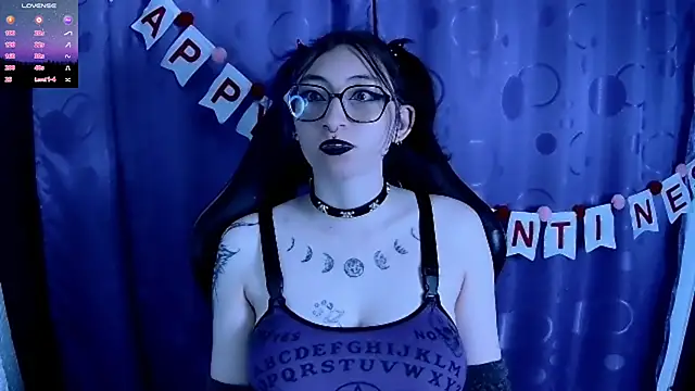 Kimlennox  online show from 11, 2, 2025