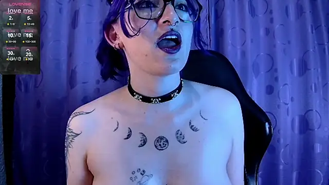 Kimlennox  online show from 10, 3, 2025