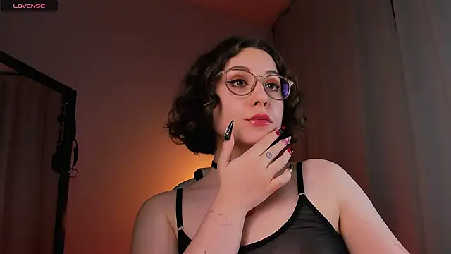 Eva Moss  online show from 4, 3, 2025