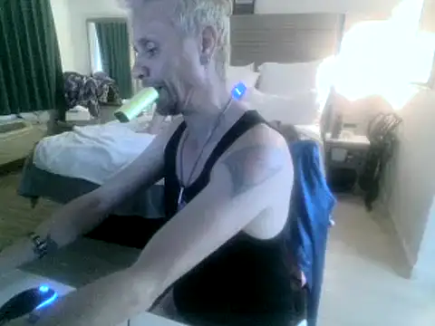 AQuickPhyx online show from 3, 2, 2025