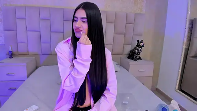 Snapshot of BellaaStorm chatting on 1, 2, 2025 BellaaStorm online show from 1, 2, 2025
