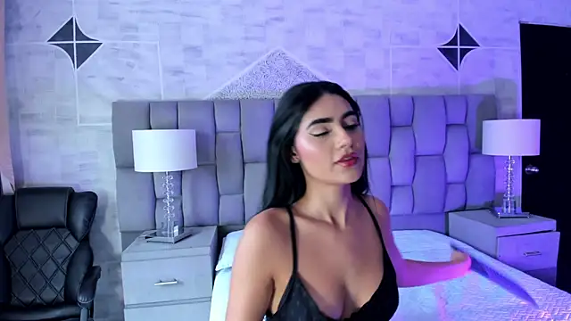 Snapshot of BellaaStorm chatting on 3, 10, 2025 BellaaStorm online show from 3, 10, 2025