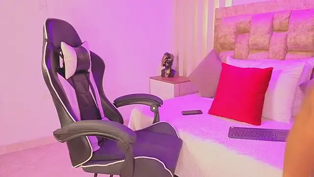 avis lara online show from 25, 3, 2026