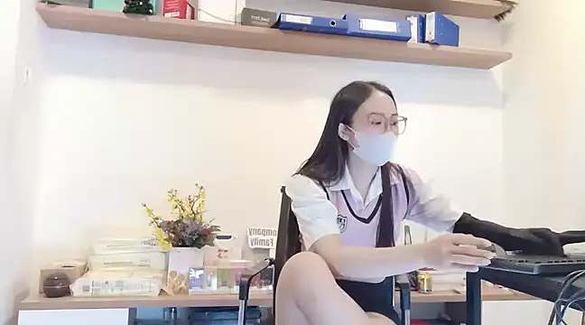 Lush-Office online show from 15, 2, 2025