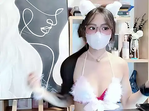 Lush-Office online show from 20, 11, 2025