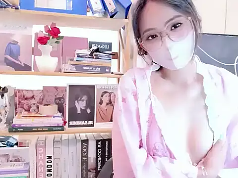Snapshot of Lush-Office chatting on 26, 4, 2026 Lush-Office online show from 26, 4, 2026