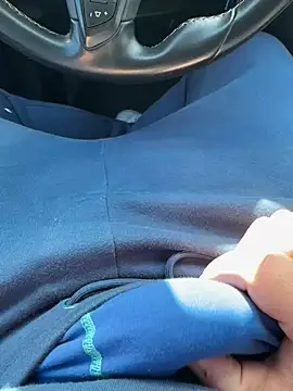 Snapshot of DutchPublic chatting on 17, 3, 2025 DutchPublic online show from 17, 3, 2025