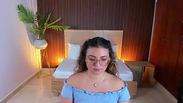 Snapshot of lilly_ass_ chatting on 17, 2, 2025 lilly ass online show from 17, 2, 2025