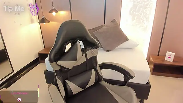 Snapshot of lilly_ass_ chatting on 8, 10, 2025 lilly ass online show from 8, 10, 2025