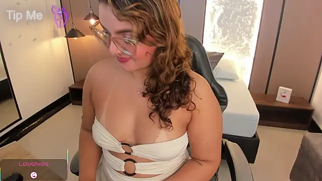 Snapshot of lilly_ass_ chatting on 11, 10, 2025 lilly ass online show from 11, 10, 2025