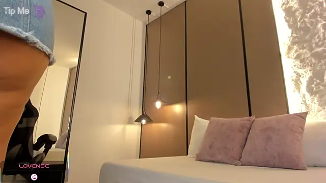 Snapshot of lilly_ass_ chatting on 13, 11, 2025 lilly ass online show from 13, 11, 2025