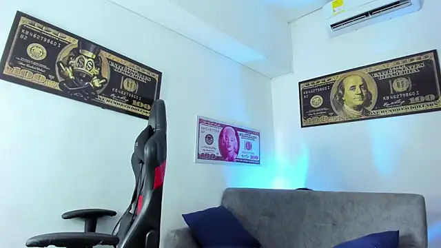 Snapshot of BrigitteRoy_ chatting on 11, 2, 2025 BrigitteRoy online show from 11, 2, 2025