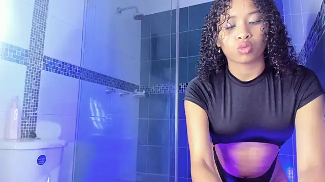 Snapshot of BrigitteRoy_ chatting on 13, 2, 2025 BrigitteRoy online show from 13, 2, 2025