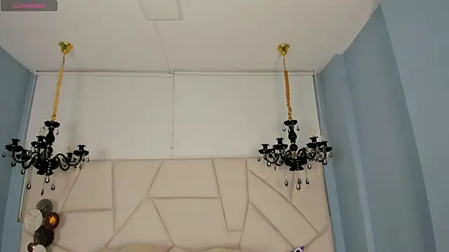 Aitana Hilton  online show from 1, 11, 2025