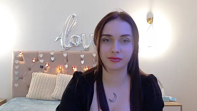 Snapshot of Lilliana_Moon chatting on 7, 2, 2025 Lilliana Moon online show from 7, 2, 2025