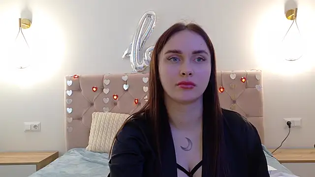 Snapshot of Lilliana_Moon chatting on 18, 2, 2025 Lilliana Moon online show from 18, 2, 2025